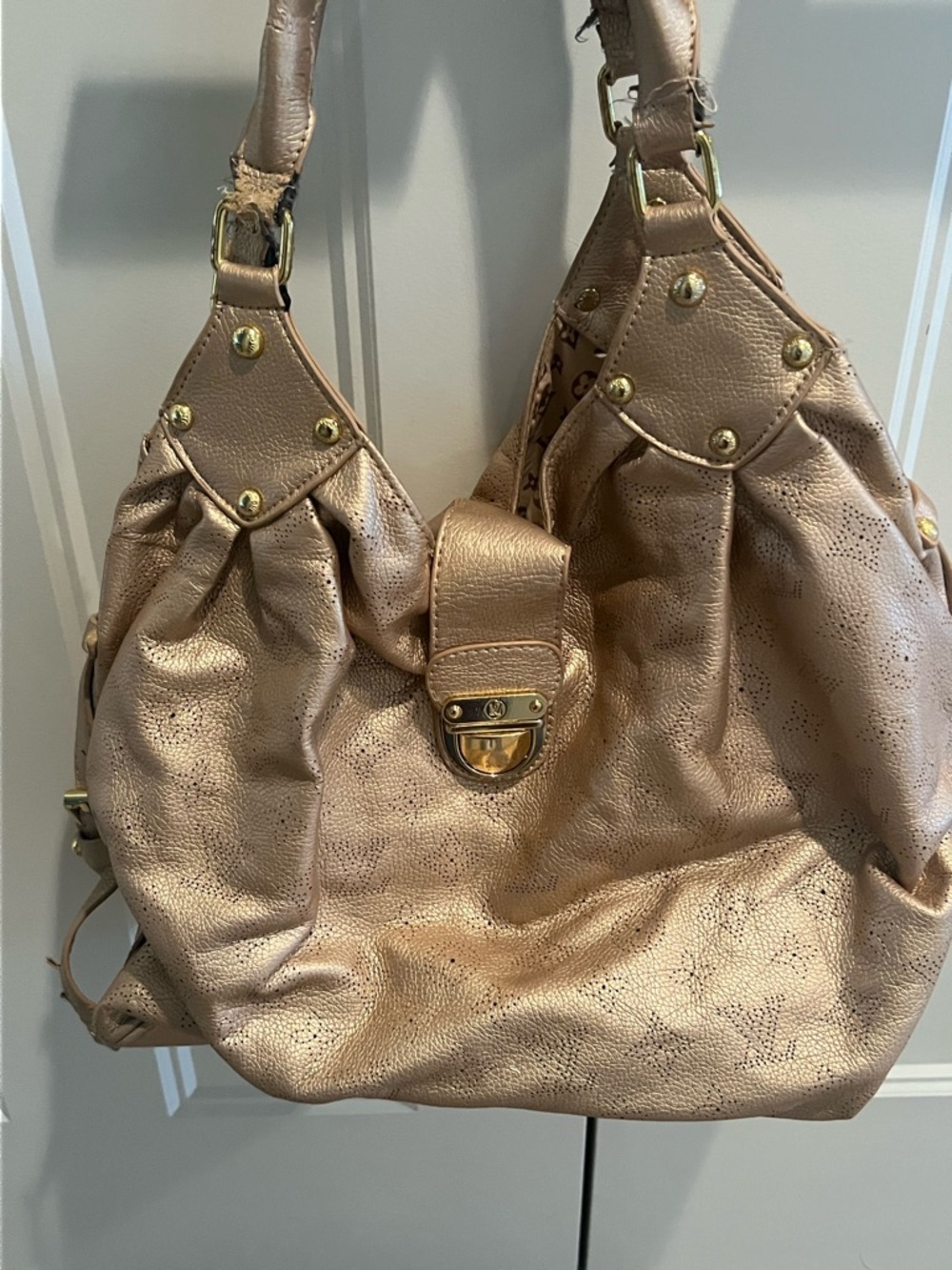 Metallic Gold Women's Shoulder Bag - Picture 4 of 7